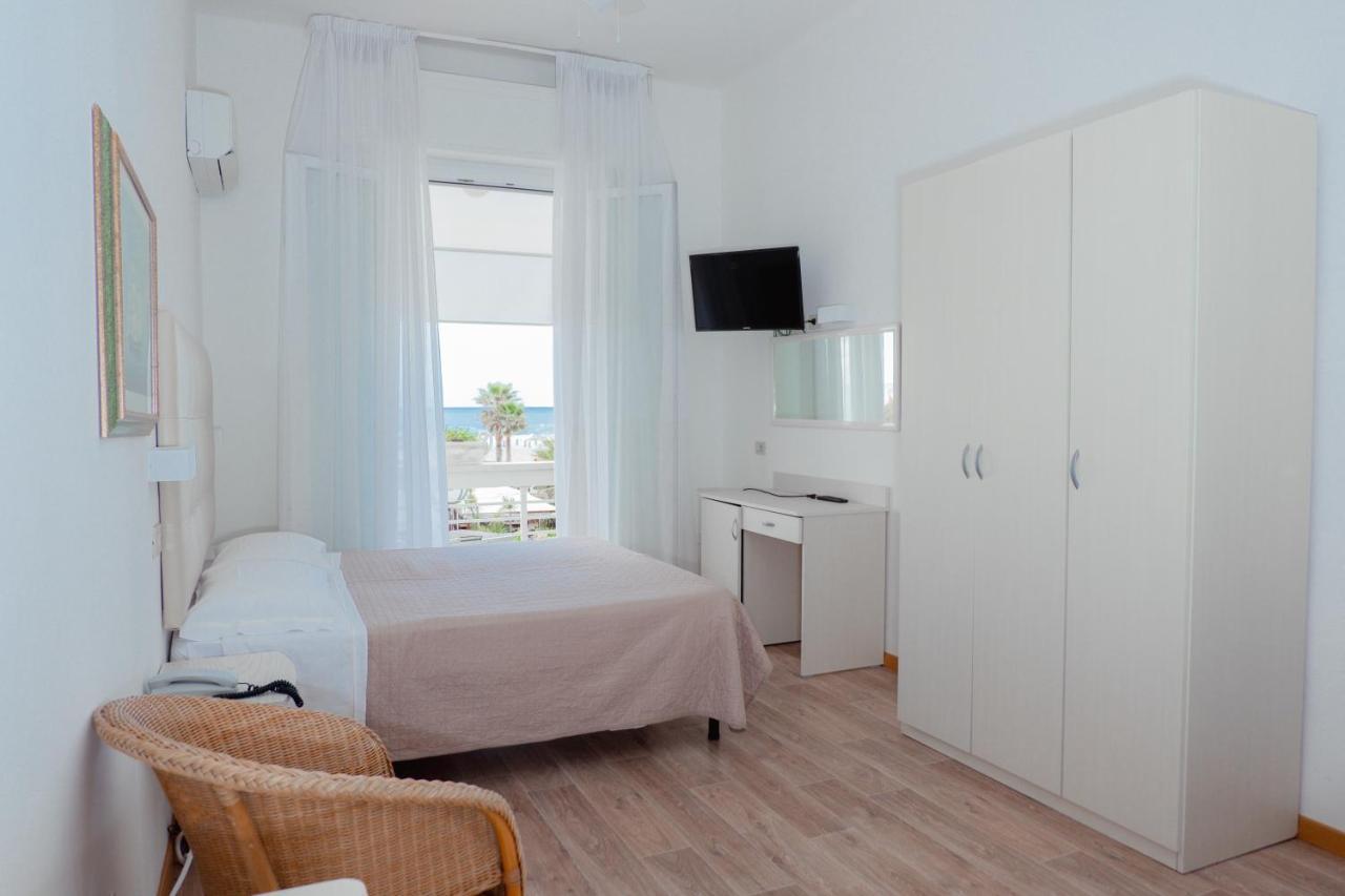 Hotel Lungomare Католика Екстериор снимка