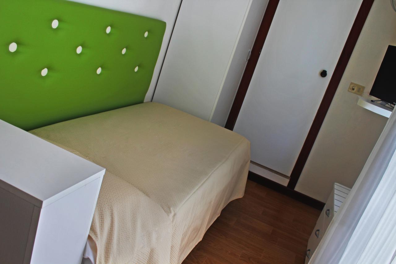 Hotel Lungomare Католика Екстериор снимка