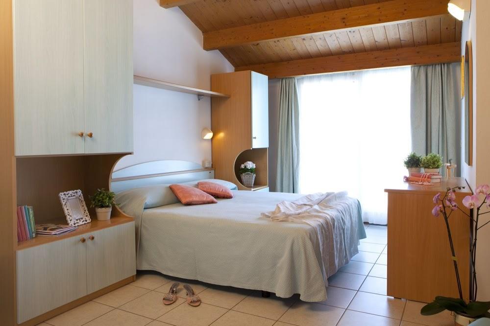 Hotel Lungomare Католика Екстериор снимка