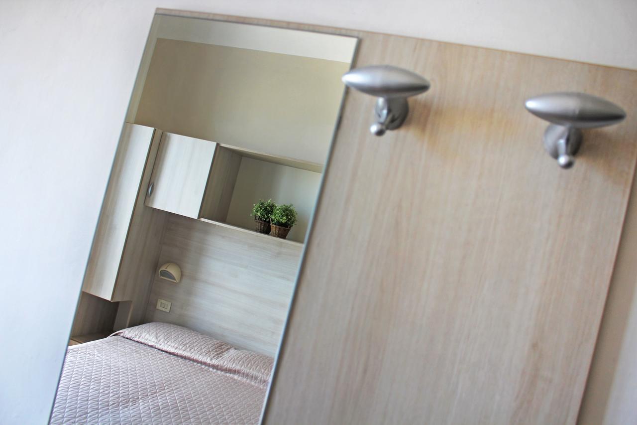 Hotel Lungomare Католика Екстериор снимка