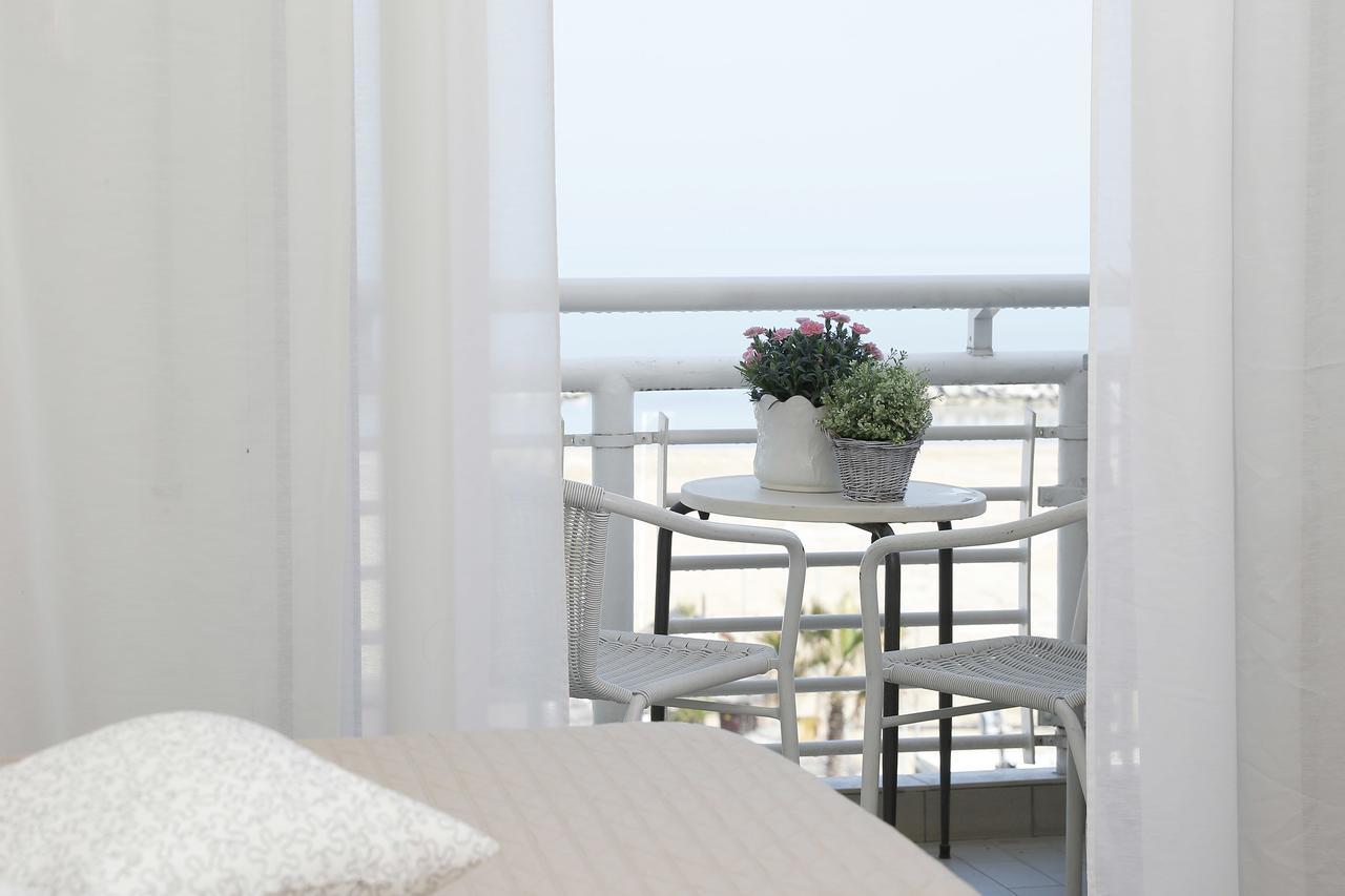 Hotel Lungomare Католика Екстериор снимка