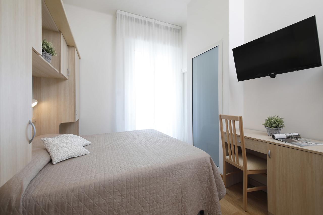 Hotel Lungomare Католика Екстериор снимка