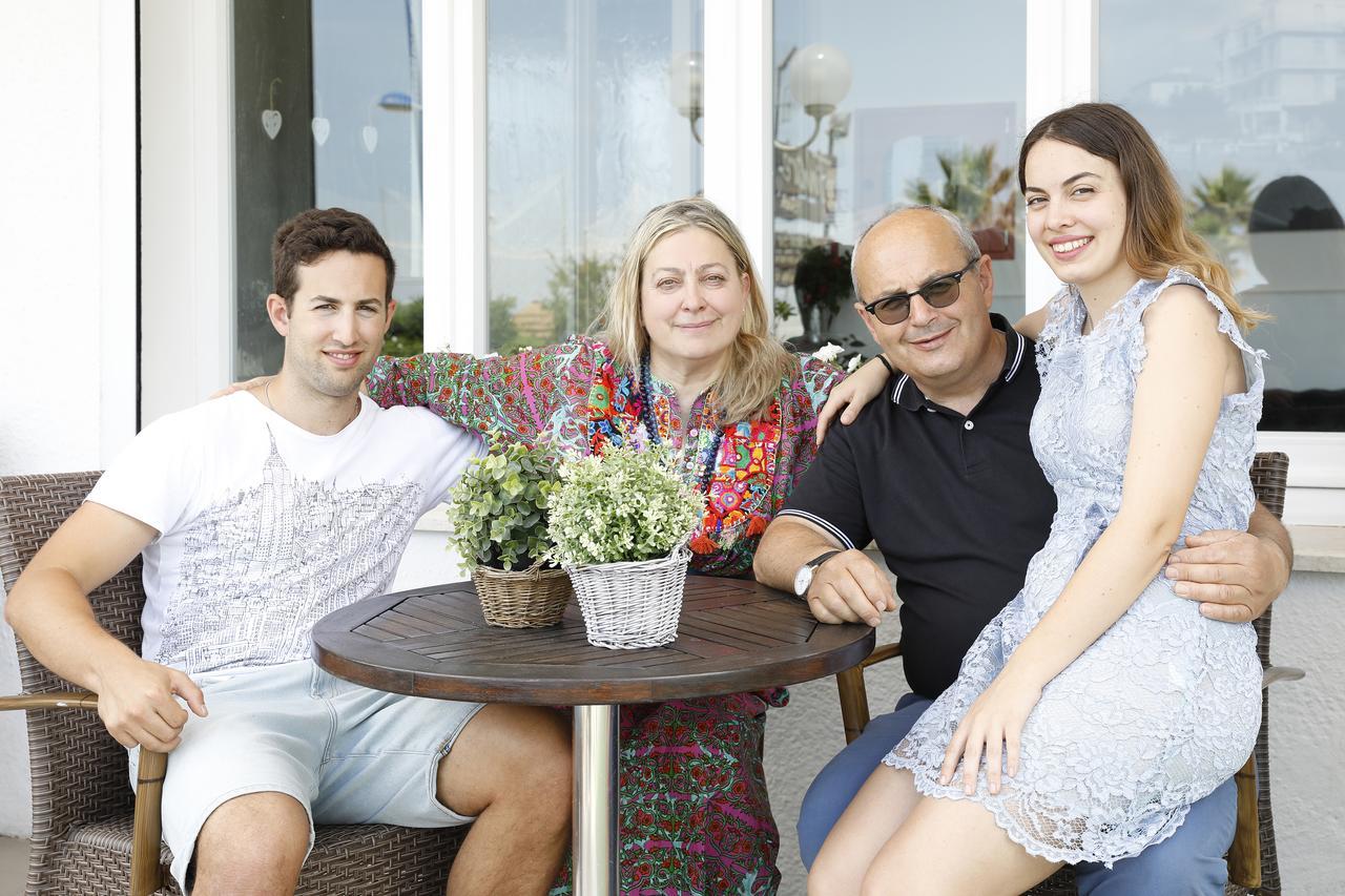 Hotel Lungomare Католика Екстериор снимка