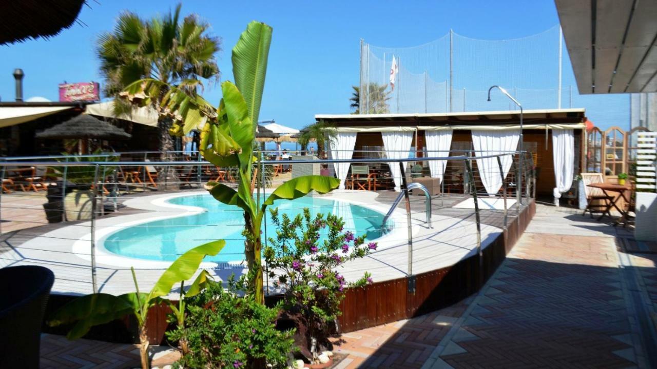 Hotel Lungomare Католика Екстериор снимка